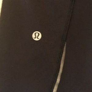 Lululemon cropped knee length leggings.  Size 13